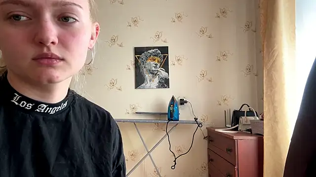 Sophia Blonde online show from April 21, 2026, 11:49 am