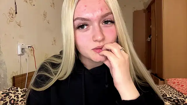 Sophia Blonde online show from April 22, 2026, 4:19 pm