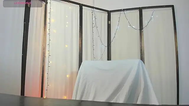 Snapshot of IslaScott chatting on May 4, 2026, 3:08 pm IslaScott online show from May 4, 2026, 3:08 pm