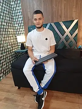 Snapshot of Joaho_Fernandez chatting on July 14, 2026, 8:25 pm Joaho Fernandez online show from July 14, 2026, 8:25 pm