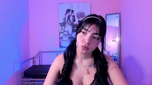 Soffi x x  online show from May 6, 2026, 6:46 pm