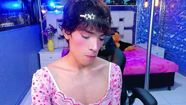 IsaacNovaa online show from June 8, 2026, 1:28 am