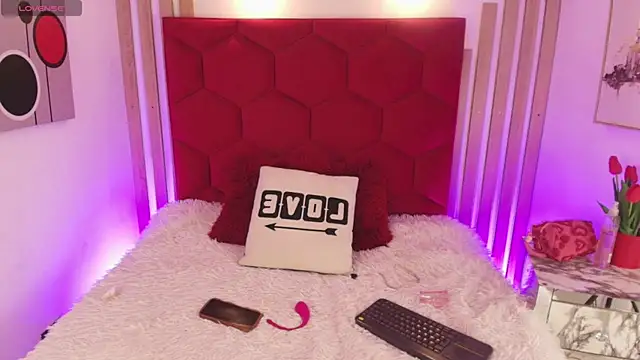 Snapshot of MiaGinger_ chatting on June 26, 2026, 8:24 pm MiaGinger online show from June 26, 2026, 8:24 pm