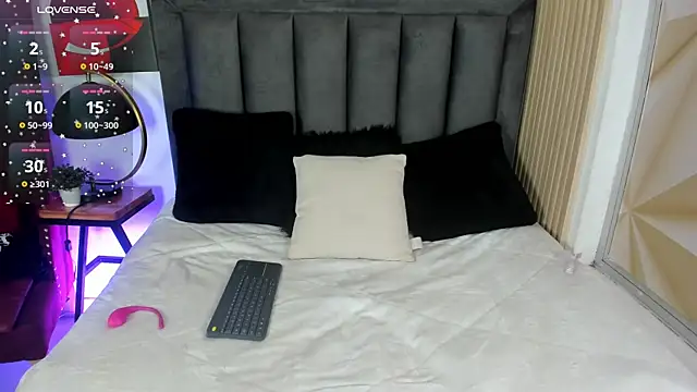 Snapshot of MiaGinger_ chatting on July 9, 2026, 8:46 pm MiaGinger online show from July 9, 2026, 8:46 pm