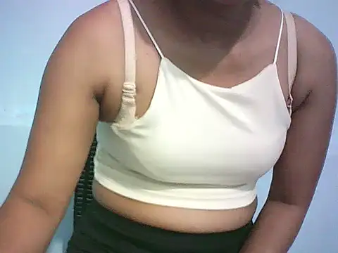 Snapshot of CreamyHotPussy4u chatting on April 4, 2026, 2:03 pm CreamyHotPussy4u online show from April 4, 2026, 2:03 pm
