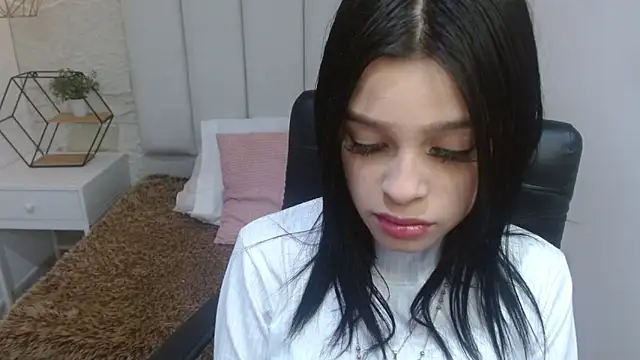mia velvetk online show from April 20, 2026, 3:31 am