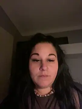 Snapshot of Szandra26 chatting on April 2, 2026, 8:28 pm Szandra26 online show from April 2, 2026, 8:28 pm