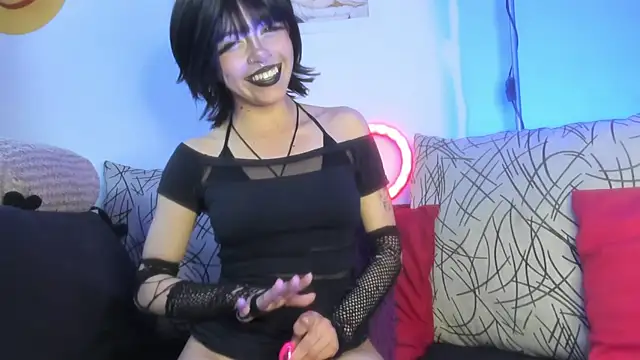 Snapshot of Nyxara- chatting on May 21, 2026, 10:28 pm Nyxara- online show from May 21, 2026, 10:28 pm