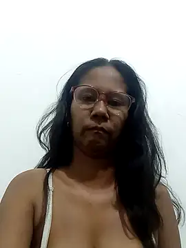 Snapshot of Karen_La_Flaca chatting on March 28, 2026, 4:45 am Karen La Flaca online show from March 28, 2026, 4:45 am