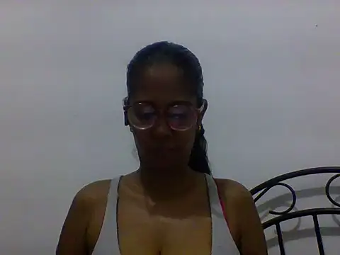 Snapshot of Karen_La_Flaca chatting on April 5, 2026, 5:21 pm Karen La Flaca online show from April 5, 2026, 5:21 pm
