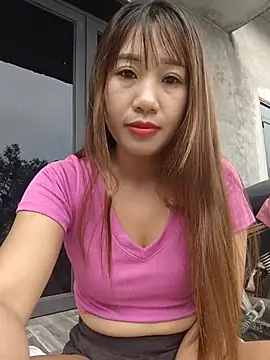 xinhxinh-cute online show from May 1, 2026, 12:37 am