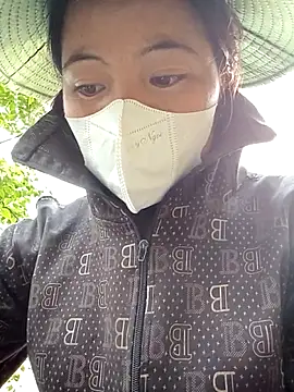 Snapshot of Leonasexyxyz chatting on March 26, 2026, 1:22 am Leonasexyxyz online show from March 26, 2026, 1:22 am