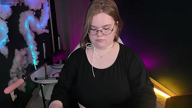Snapshot of Maneela_Kennedy chatting on April 15, 2026, 7:21 pm Maneela Kennedy online show from April 15, 2026, 7:21 pm