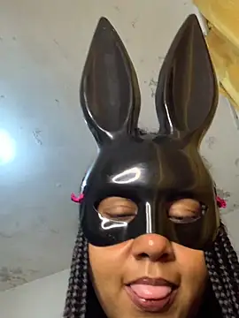 SecretCaribe online show from April 1, 2026, 4:57 am