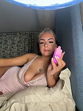 Snapshot of BuenoBx chatting on March 28, 2026, 11:26 pm BuenoBx online show from March 28, 2026, 11:26 pm