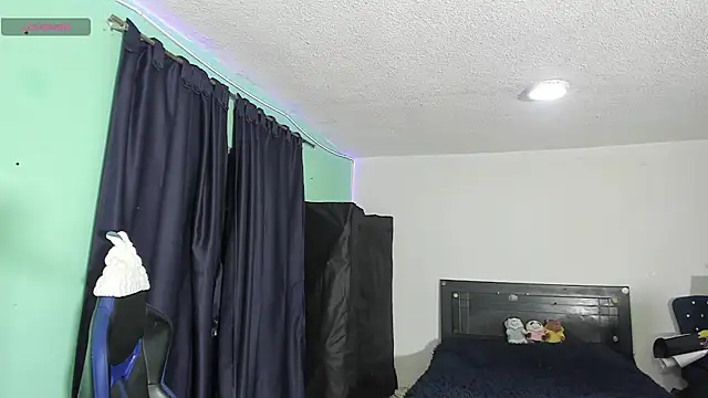 TYLERhHOT2005 online show from March 28, 2026, 1:27 am