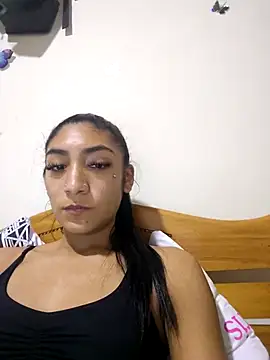 Snapshot of yvonne_1998 chatting on April 8, 2026, 3:01 pm yvonne 1998 online show from April 8, 2026, 3:01 pm