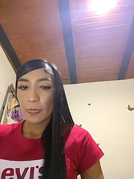 Snapshot of yvonne_1998 chatting on April 9, 2026, 11:43 pm yvonne 1998 online show from April 9, 2026, 11:43 pm