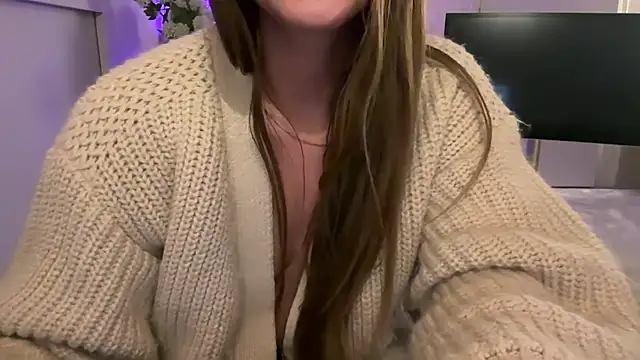 Snapshot of Dreamydaniella chatting on March 29, 2026, 7:47 pm Dreamydaniella online show from March 29, 2026, 7:47 pm