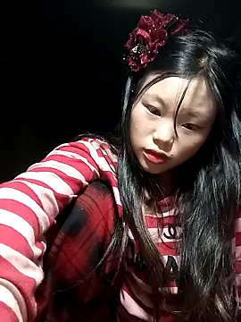 Snapshot of Snow-queen chatting on April 6, 2026, 9:27 pm Snow-queen online show from April 6, 2026, 9:27 pm