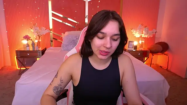 FlirtyMusa online show from April 26, 2026, 12:36 pm