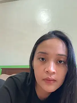 xlamina  online show from July 3, 2026, 1:23 am