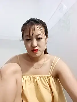 Snapshot of -Bitilu- chatting on April 14, 2026, 9:32 pm -Bitilu- online show from April 14, 2026, 9:32 pm