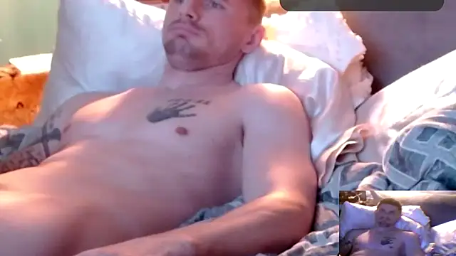 Snapshot of Candybluestrue chatting on April 6, 2026, 1:34 pm Candybluestrue online show from April 6, 2026, 1:34 pm