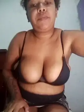 Snapshot of kimberlly25 chatting on May 28, 2026, 12:46 pm kimberlly25 online show from May 28, 2026, 12:46 pm