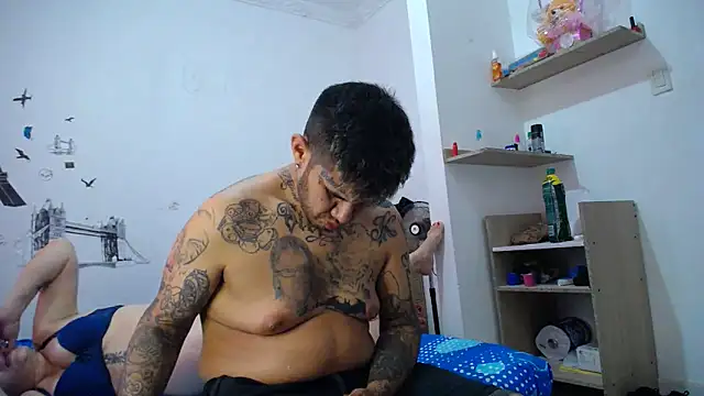 Snapshot of allison_maxtattoo_ chatting on April 30, 2026, 8:57 pm allison maxtattoo online show from April 30, 2026, 8:57 pm