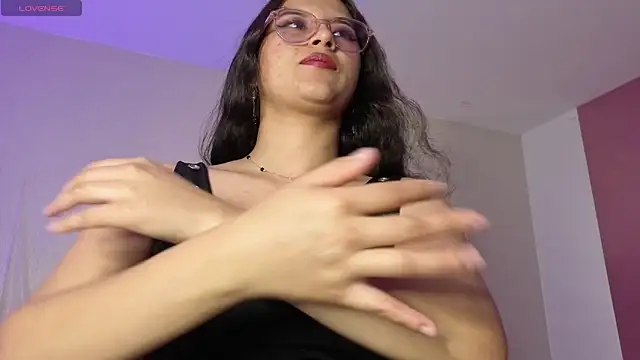 babylexi18 online show from April 11, 2026, 8:24 pm