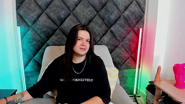 MatthewDavis  online show from April 8, 2026, 11:32 am