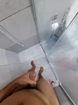 Snapshot of Anonimo-misterioso chatting on April 1, 2026, 12:00 am Anonimo-misterioso online show from April 1, 2026, 12:00 am