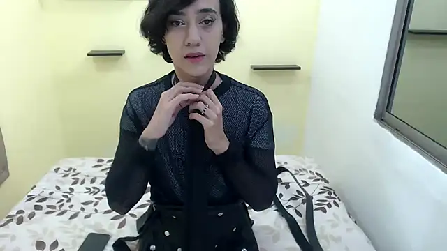 Snapshot of romina_white18 chatting on April 21, 2026, 6:52 am romina white18 online show from April 21, 2026, 6:52 am