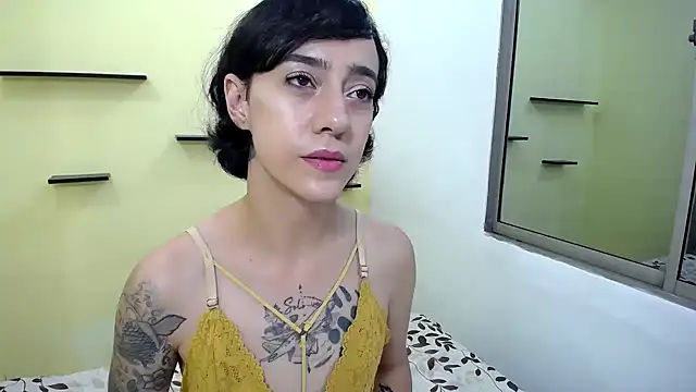 Snapshot of romina_white18 chatting on April 29, 2026, 5:55 am romina white18 online show from April 29, 2026, 5:55 am