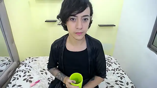 Snapshot of romina_white18 chatting on May 7, 2026, 6:52 am romina white18 online show from May 7, 2026, 6:52 am