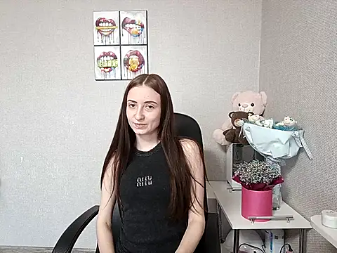 Snapshot of Linda_Mur_ chatting on April 4, 2026, 5:38 am Linda Mur online show from April 4, 2026, 5:38 am