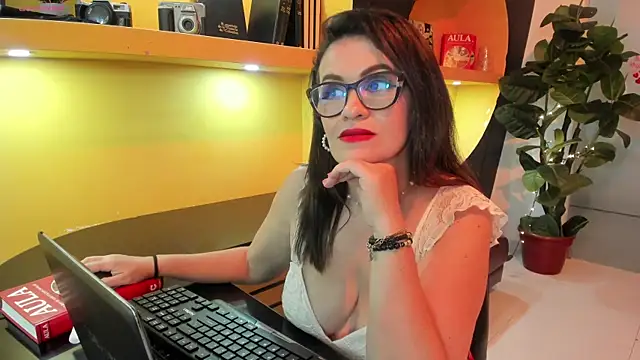 BiancaRoyalle online show from April 18, 2026, 9:15 pm
