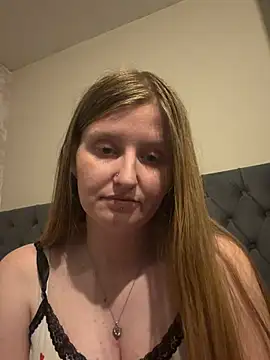 Snapshot of shannonlouisex chatting on March 29, 2026, 6:30 pm shannonlouisex online show from March 29, 2026, 6:30 pm