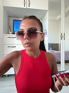 Snapshot of MissLuna28 chatting on June 20, 2026, 11:46 am MissLuna28 online show from June 20, 2026, 11:46 am