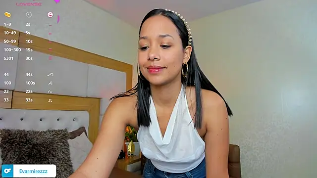 Snapshot of Venezuelan_Butt chatting on May 18, 2026, 1:28 pm Venezuelan Butt online show from May 18, 2026, 1:28 pm