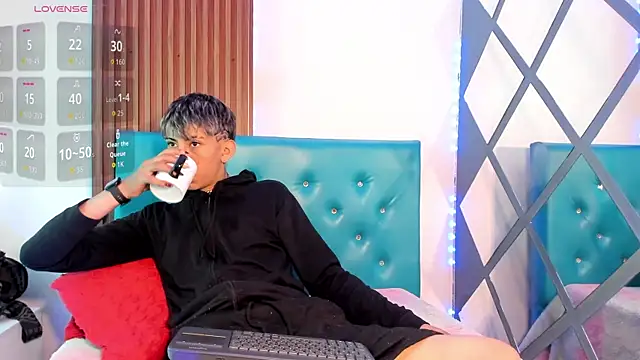 Tommy Fox online show from April 27, 2026, 1:09 pm