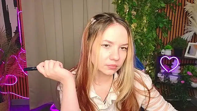 ViolettaSwang online show from April 9, 2026, 10:42 am