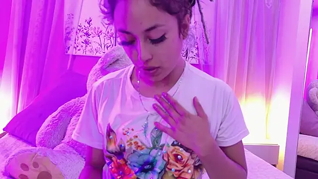 Snapshot of canela_bm chatting on May 4, 2026, 1:29 pm canela bm online show from May 4, 2026, 1:29 pm