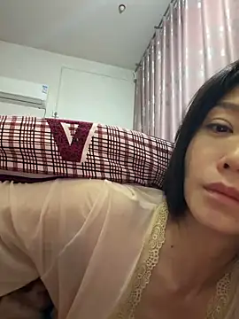 yuanpu0925 online show from May 9, 2026, 10:59 pm