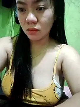 Snapshot of sweety_honey27 chatting on April 13, 2026, 6:57 pm sweety honey27 online show from April 13, 2026, 6:57 pm