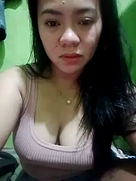 Snapshot of sweety_honey27 chatting on April 15, 2026, 6:26 pm sweety honey27 online show from April 15, 2026, 6:26 pm