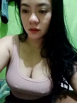 Snapshot of sweety_honey27 chatting on April 23, 2026, 6:43 pm sweety honey27 online show from April 23, 2026, 6:43 pm