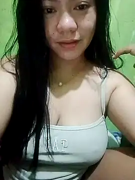 Snapshot of sweety_honey27 chatting on May 9, 2026, 6:24 pm sweety honey27 online show from May 9, 2026, 6:24 pm