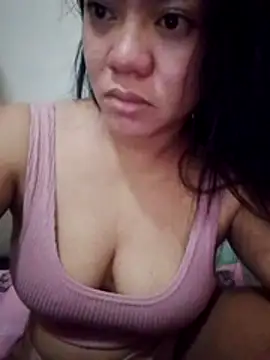Snapshot of sweety_honey27 chatting on August 2, 2026, 9:13 pm sweety honey27 online show from August 2, 2026, 9:13 pm
